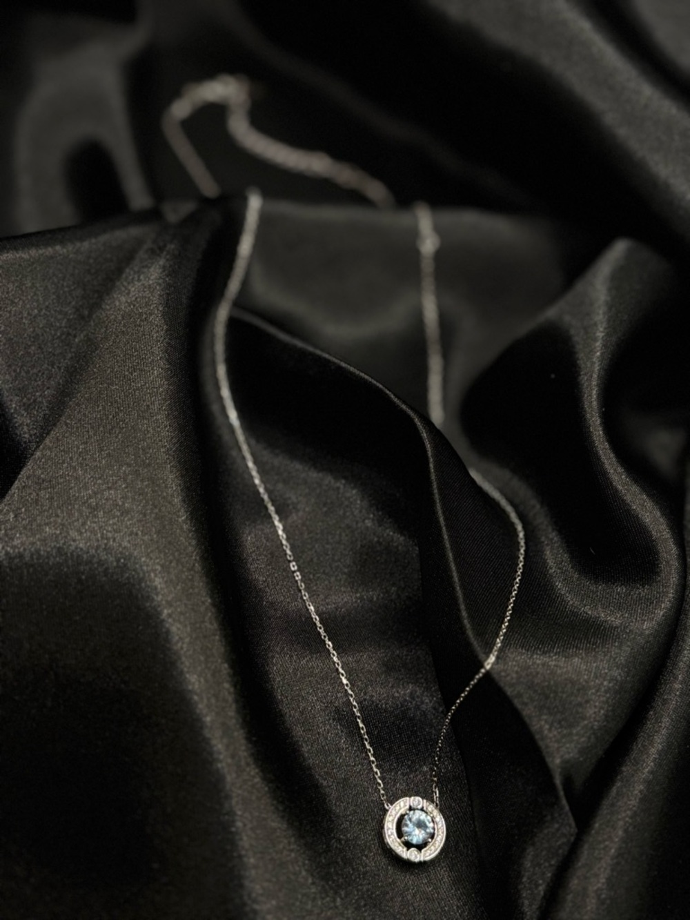 S925 Sterling Silver Halo Necklace Dainty Circle Pendant - Picture 6 of 7